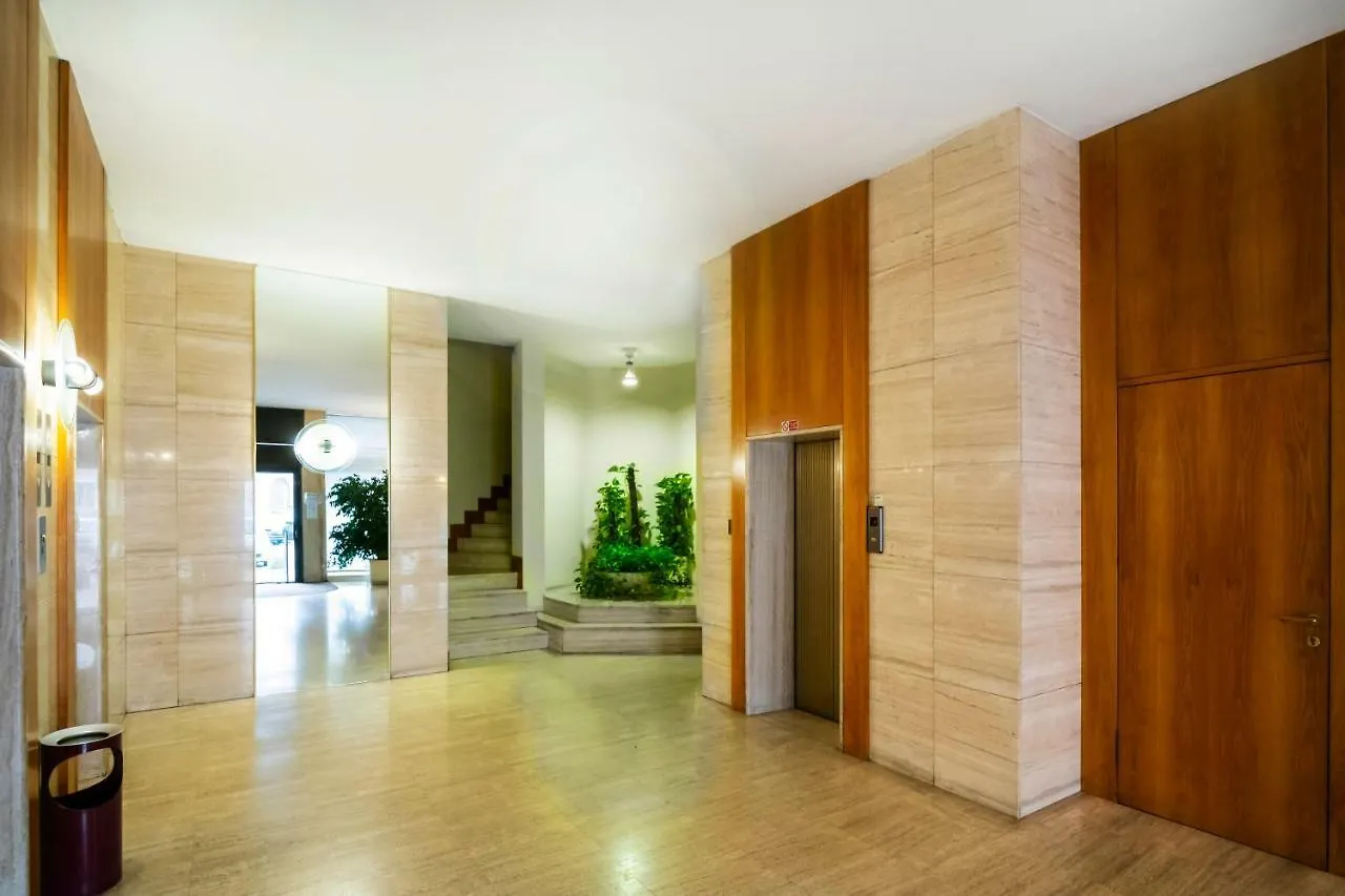 Santo Stefano Luxury Apartment Mailand