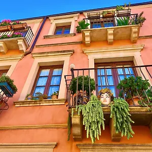 caterinas-charme-apartment.taorminaitalyhotels.com/