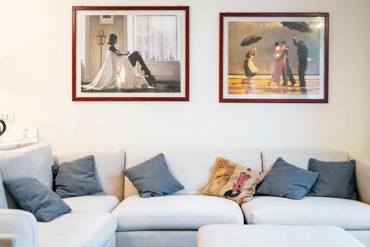 Santo Stefano Luxury Apartment Milan Italy